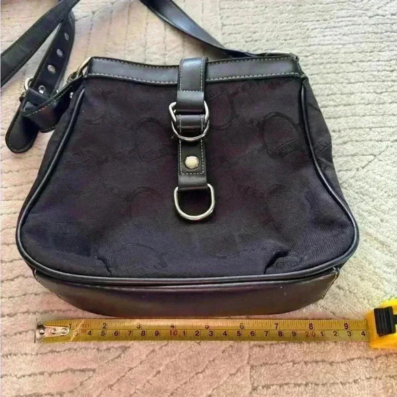 Chaps crossbody purse black - Picture 3 of 8